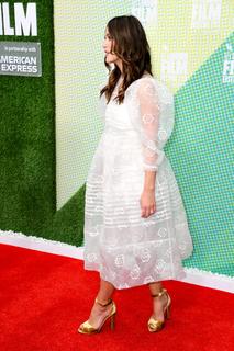 Keira Knightley feet photo thumbnail