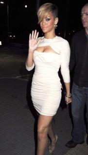 Rihanna feet photo thumbnail