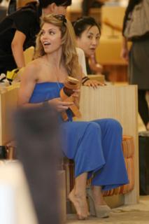 AnnaLynne McCord feet photo thumbnail