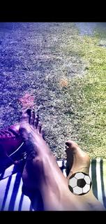 Brooke Burke feet photo thumbnail