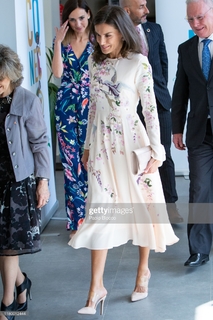 Queen Letizia of Spain feet photo thumbnail