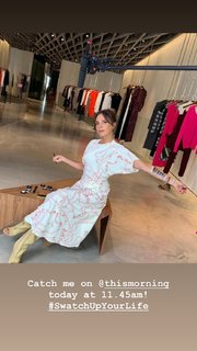 Victoria Beckham feet photo thumbnail