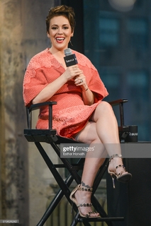 Alyssa Milano feet photo thumbnail