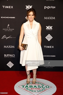 Alyssa Milano feet photo thumbnail