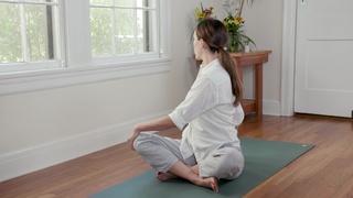 Adriene Mishler feet photo thumbnail