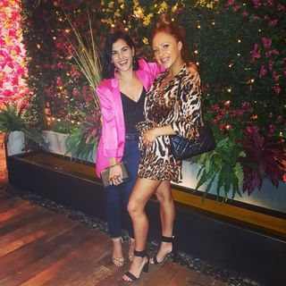 Megan Olivi feet photo thumbnail