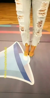 Lívia Andrade feet photo thumbnail