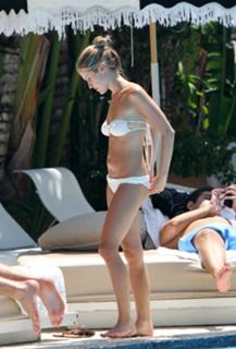 Kristin Cavallari feet photo thumbnail