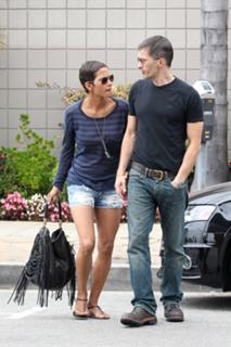 Halle Berry feet photo thumbnail