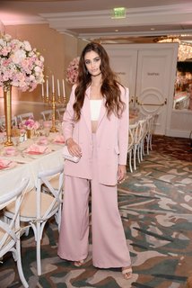 Taylor Hill feet photo thumbnail