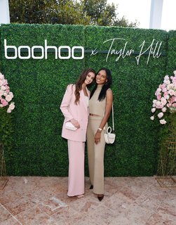 Taylor Hill feet photo thumbnail