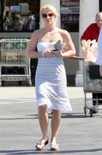 Britney Spears feet photo thumbnail