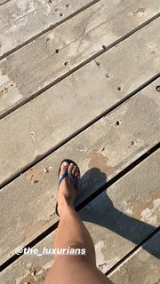 Kino MacGregor feet photo thumbnail