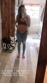 Daniella Monet feet photo thumbnail