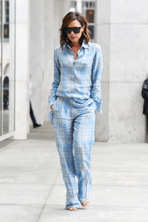 Victoria Beckham feet photo thumbnail