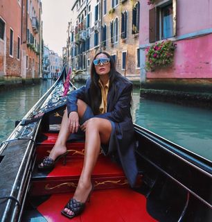 Sabrina Sato feet photo thumbnail
