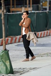 Emma Watson feet photo thumbnail