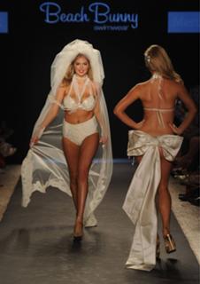 Kate Upton feet photo thumbnail