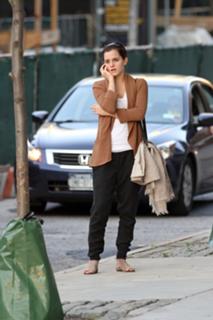 Emma Watson feet photo thumbnail