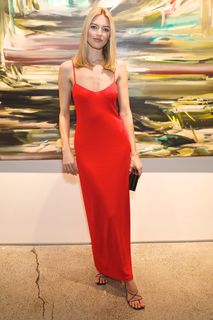 Martha Hunt feet photo thumbnail