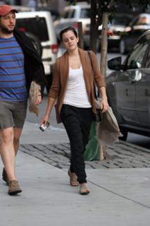 Emma Watson feet photo thumbnail