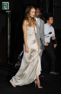 Rosie Huntington-Whiteley feet photo thumbnail