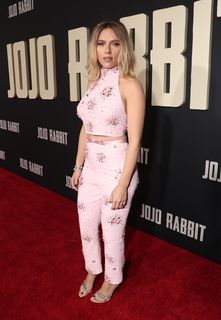 Scarlett Johansson feet photo thumbnail