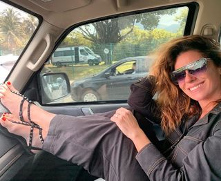 Giovanna Antonelli feet photo thumbnail