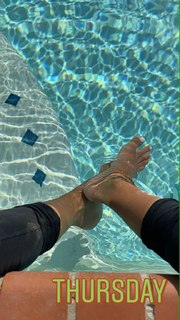 Rocsi Diaz feet photo thumbnail