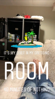 Gwen Stefani feet photo thumbnail
