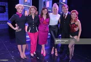 Pixie Lott feet photo thumbnail