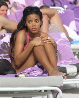 Angela Simmons feet photo thumbnail