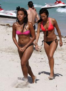 Angela Simmons feet photo thumbnail