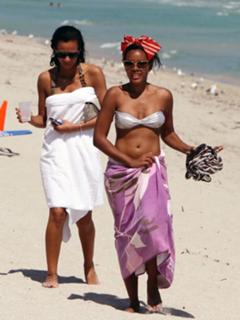Angela Simmons feet photo thumbnail