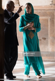 Catherine Princess of Wales feet photo thumbnail
