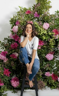 Claudia Lizaldi feet photo thumbnail