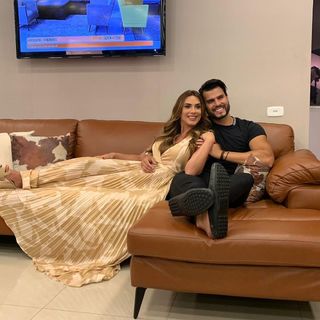 Nicole Bahls feet photo thumbnail