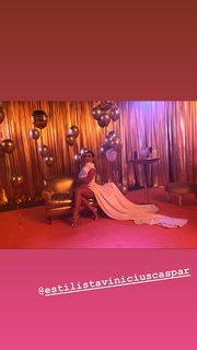 Nicole Bahls feet photo thumbnail