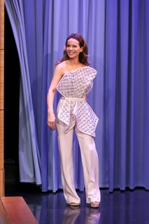 Kate Beckinsale feet photo thumbnail