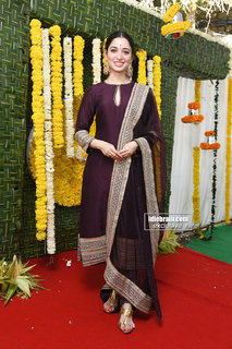Tamannaah Bhatia feet photo thumbnail