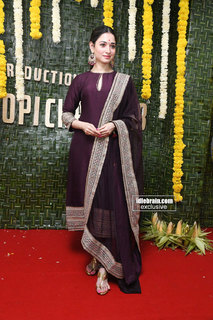 Tamannaah Bhatia feet photo thumbnail