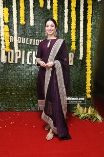Tamannaah Bhatia feet photo thumbnail