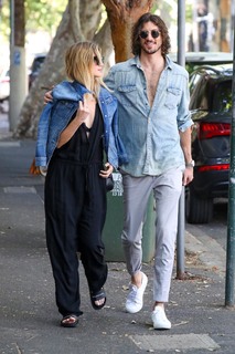 Delta Goodrem feet photo thumbnail