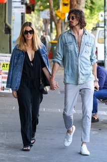 Delta Goodrem feet photo thumbnail