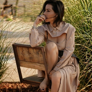 Claudia Lizaldi feet photo thumbnail