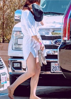Lana Del Rey feet photo thumbnail