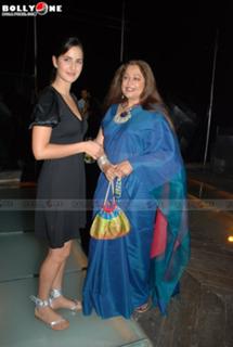 Katrina Kaif feet photo thumbnail