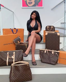 Kylie Jenner feet photo thumbnail