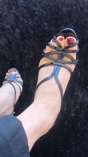 Alaine Crissiê feet photo thumbnail