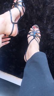 Alaine Crissiê feet photo thumbnail